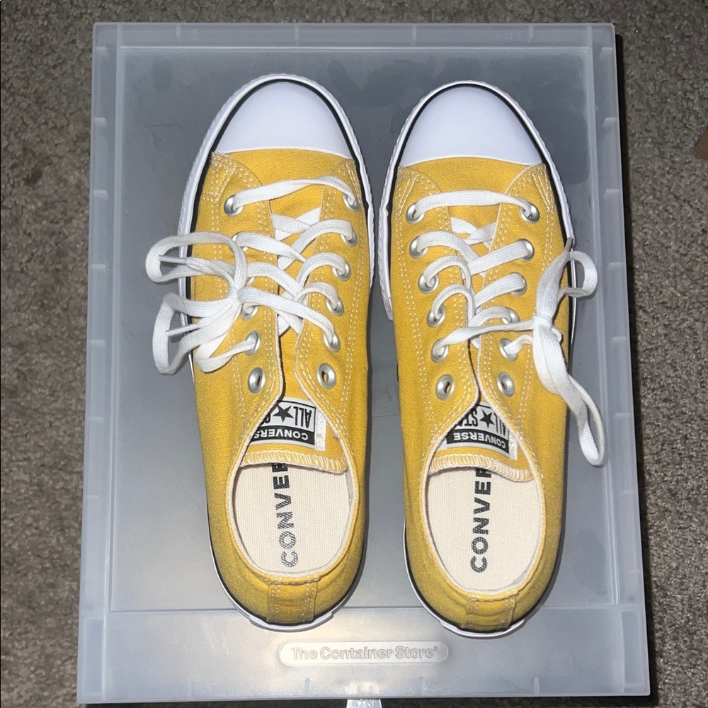 Yellow converse